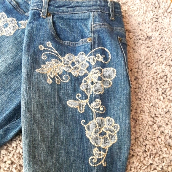 E by ECI Jeans - Picture 2 of 4